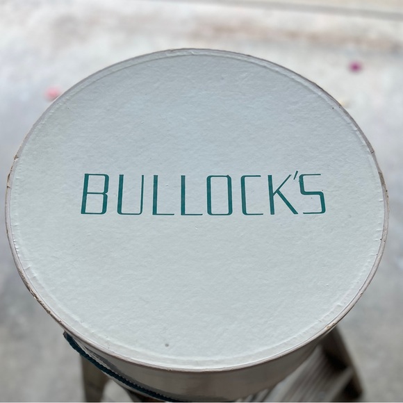 Vintage white Hat with box - Picture 2 of 9